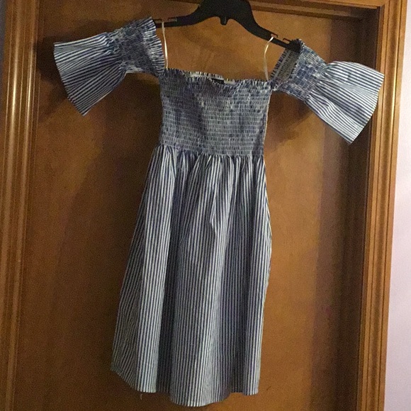 Off the shoulder dress - Picture 2 of 4